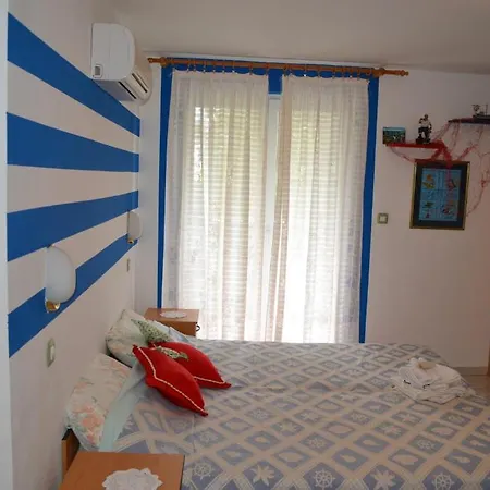 Villa Verde Apartments And Rooms Premantura Room photo