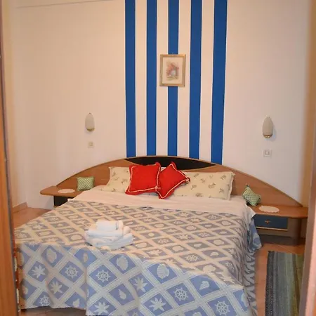 Villa Verde Apartments And Rooms Premantura Room photo