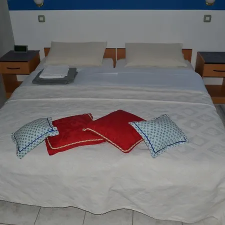 Villa Verde Apartments And Rooms Premantura Room photo