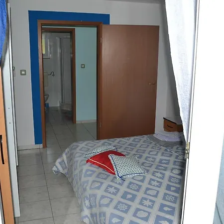 Villa Verde Apartments And Rooms Premantura Room photo